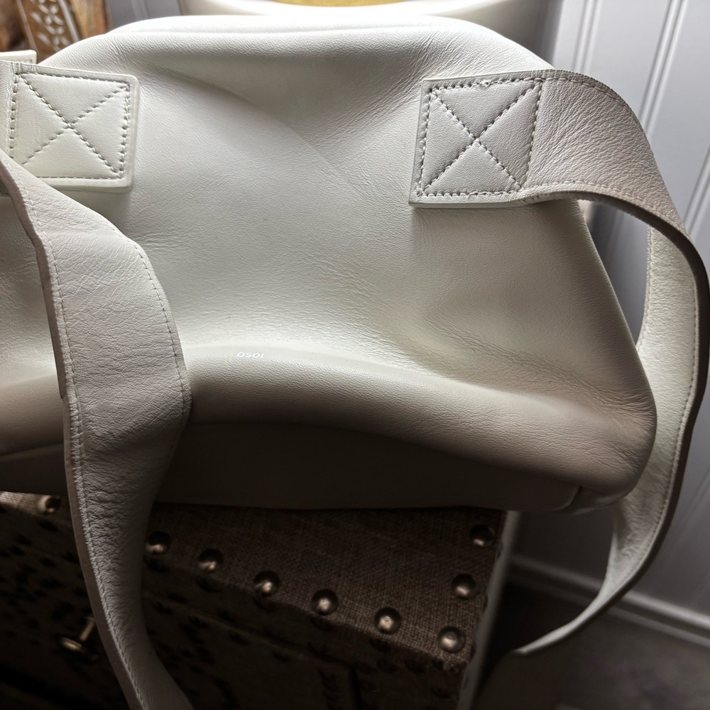 Osoi white leather shoulder bag
